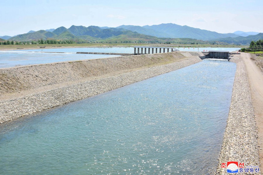 В провинции Южный Хамгён завершено строительство самотечно-ирригационного канала уезда Кымя протяженностью 100 с лишним ли