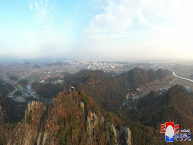 Korea with Many Noted Mountains and Scenic Spots
